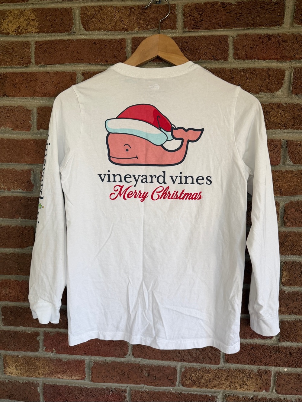Vineyard Vines White Long Sleeve Tee with Pink Holiday Whale. Kids medium.